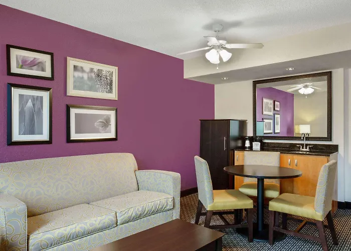 La Quinta By Wyndham Miami Lakes