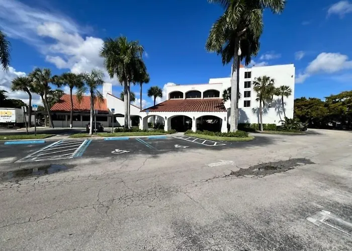 Ramada By Wyndham West Palm Beach Airport