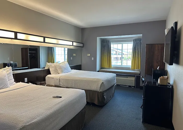 Microtel Inn & Suites By Wyndham Quincy Downtown - River Area