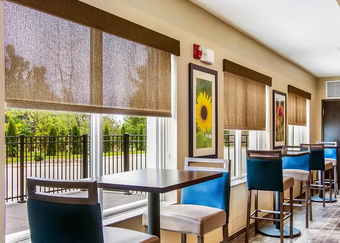 Comfort Suites Wooster Near University Campus