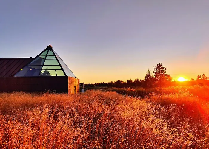 Aurora Pyramid Glass Igloos