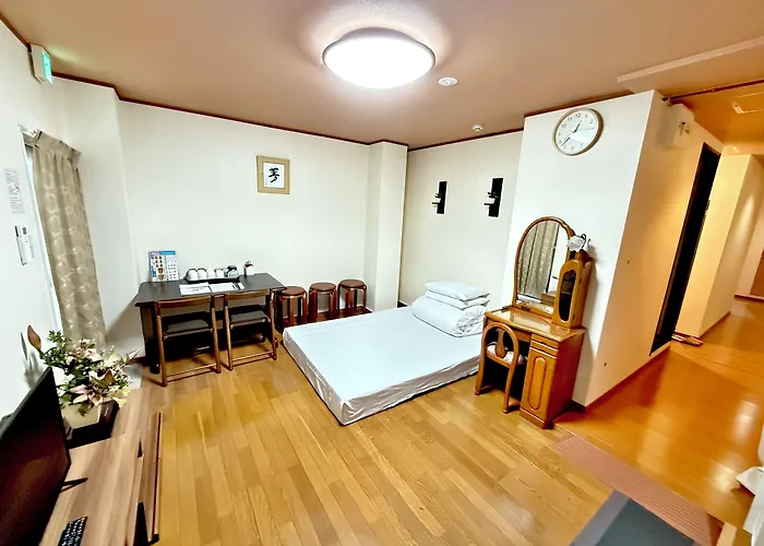 Petithotel017全室ミニキッチン付きファミリルーム 飲食街中心 阿波踊り会館7分 文理 徳島大学 アスティとくしま車8分