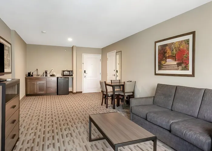 Riverview Inn & Suites, An Ascend Collection Hotel