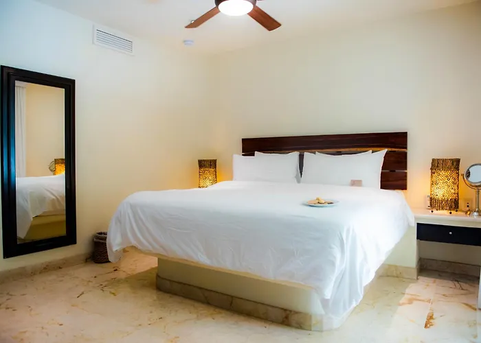 El Taj Oceanfront And Beachside Condo Hotel