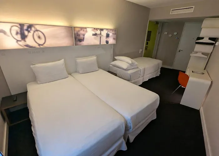 Hotel Gat Point Charlie
