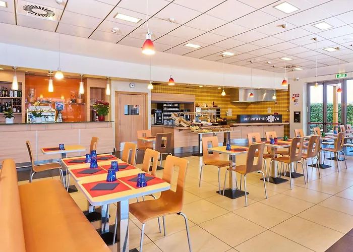 Ibis Como