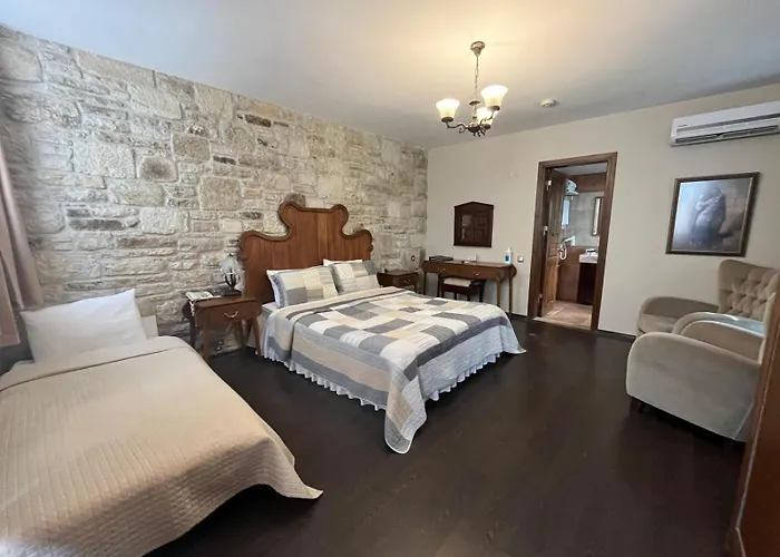 Griffon Hotel