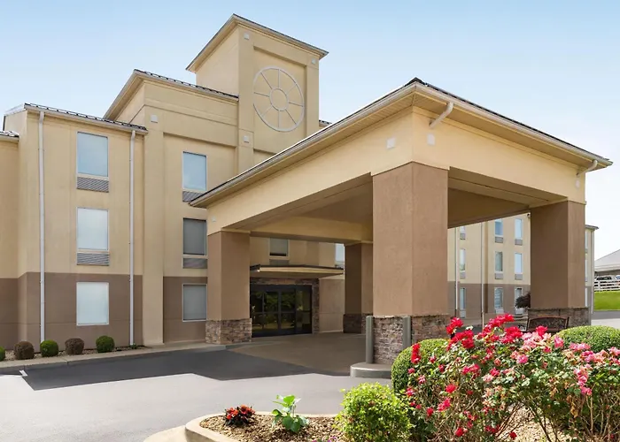 Baymont By Wyndham Georgetown Lexington North Hotel