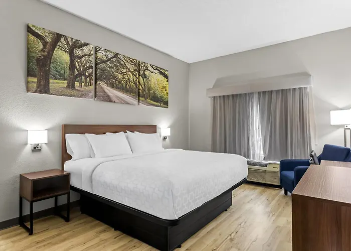 Jesup Inn & Suites