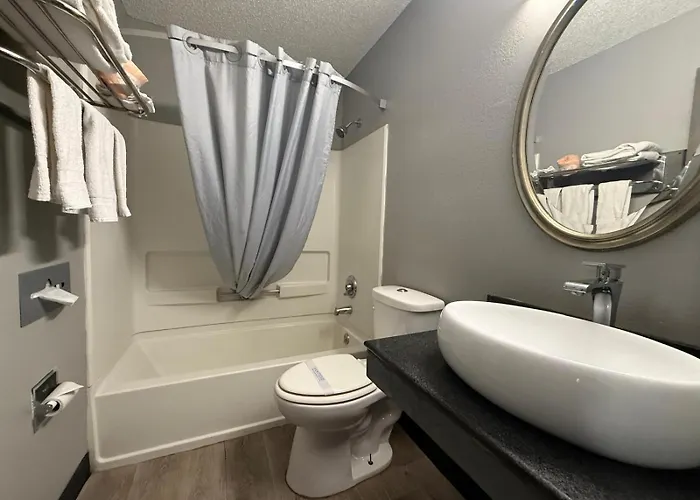 Hotel Fort Wayne North- Coliseum Blvd