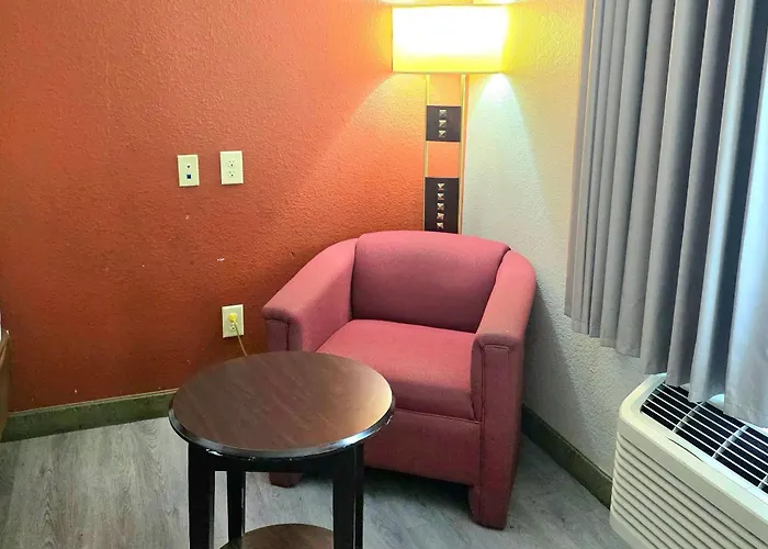 Ramada By Wyndham South Waco