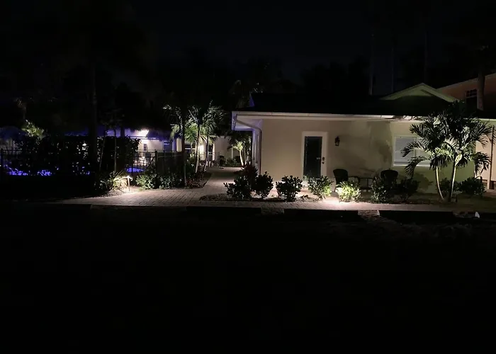 Twin Palms At Siesta