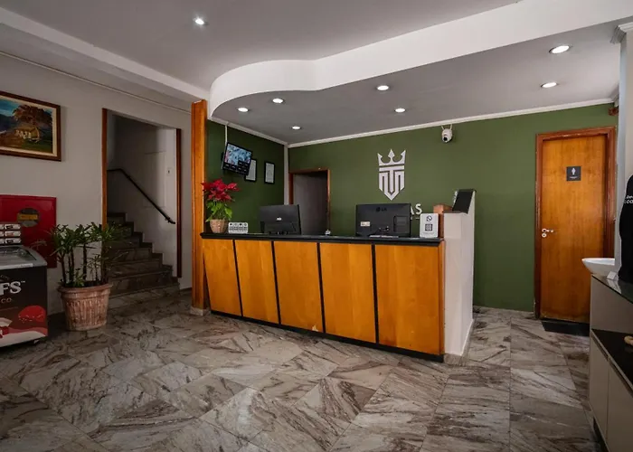 Hotel Thermas da Mantiqueira - Poços de Caldas - De frente para a Praça Central e Relógio Floral