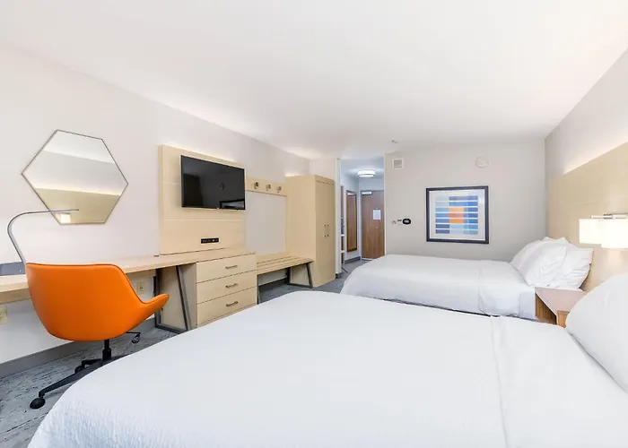 Holiday Inn Express & Suites - Medford By Ihg