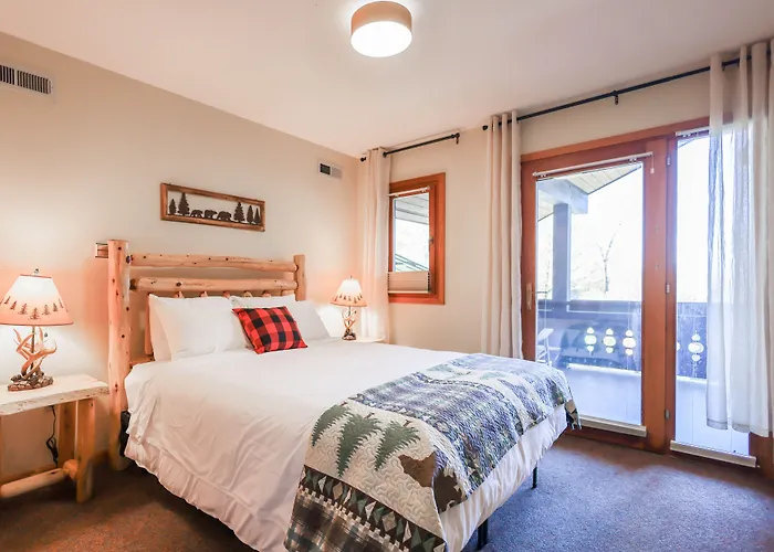 Outland Chalet & Suites Great Smoky Mountains