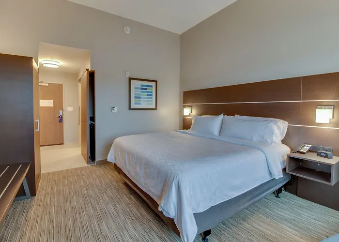 Holiday Inn Express & Suites - Union City By Ihg