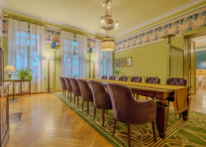 Villa Ammende Restaurant And Hotel
