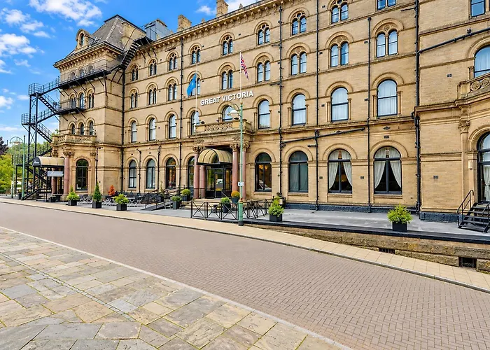 The Victoria Hotel, Bradford By Sunday