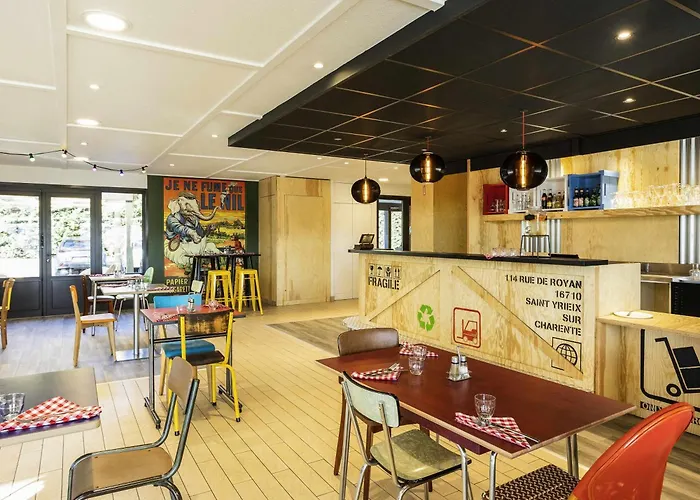 Greet Hotel Angouleme