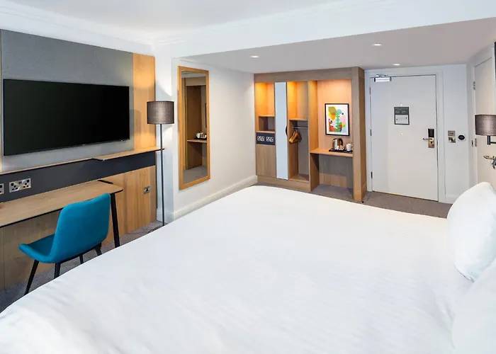 Holiday Inn Farnborough By Ihg