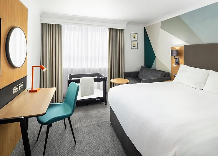 Holiday Inn Farnborough By Ihg