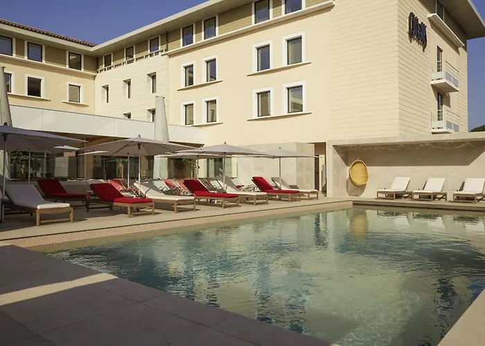 Mercure Avignon Tgv Hotel & Spa