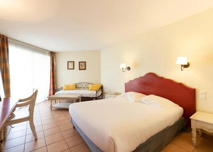 Golden Tulip Avignon Le Paradou