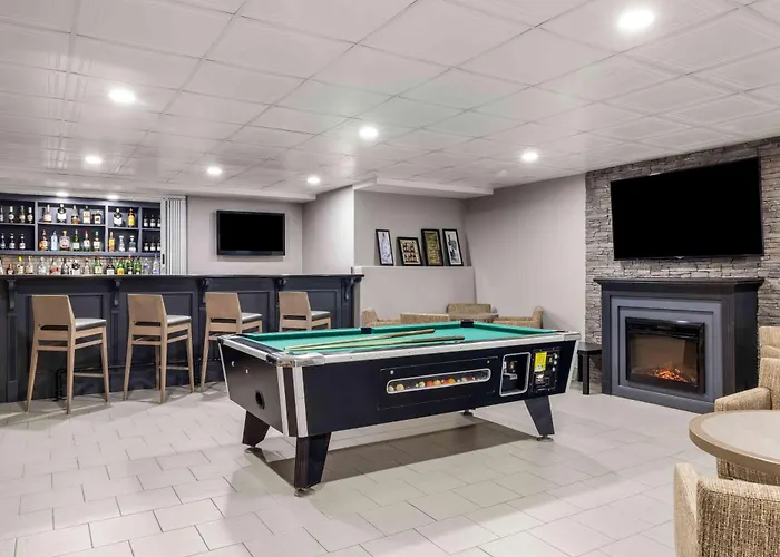 Days Inn By Wyndham Leamington