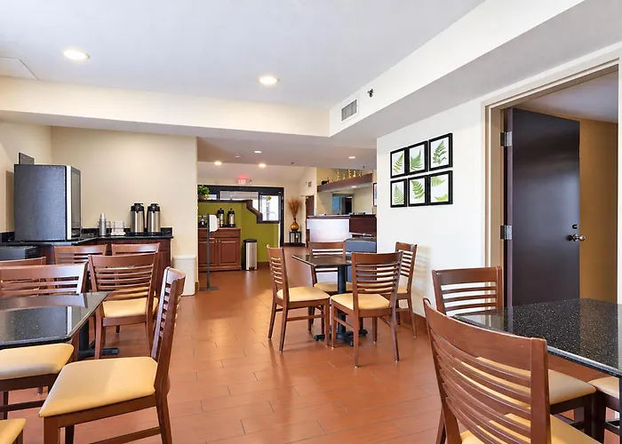 The Douillet By Demeure Hotels