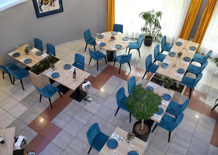 Garden Hotel Wellness Es Konferencia