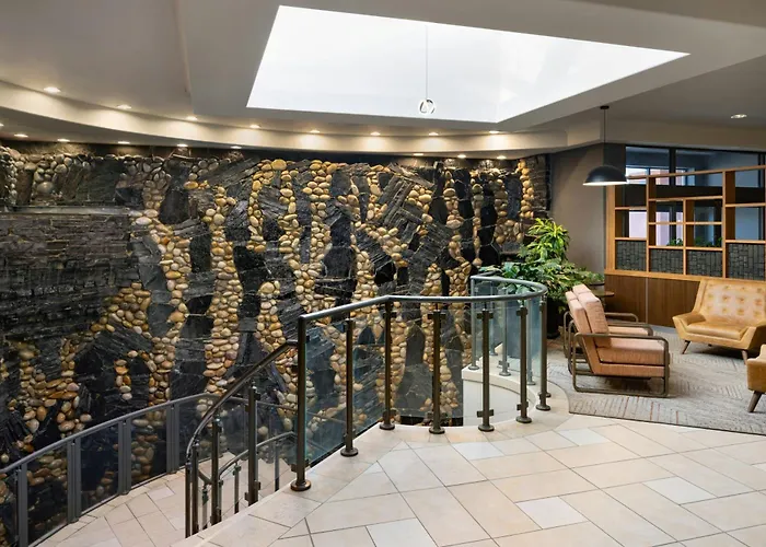 Four Points By Sheraton Edmonton South