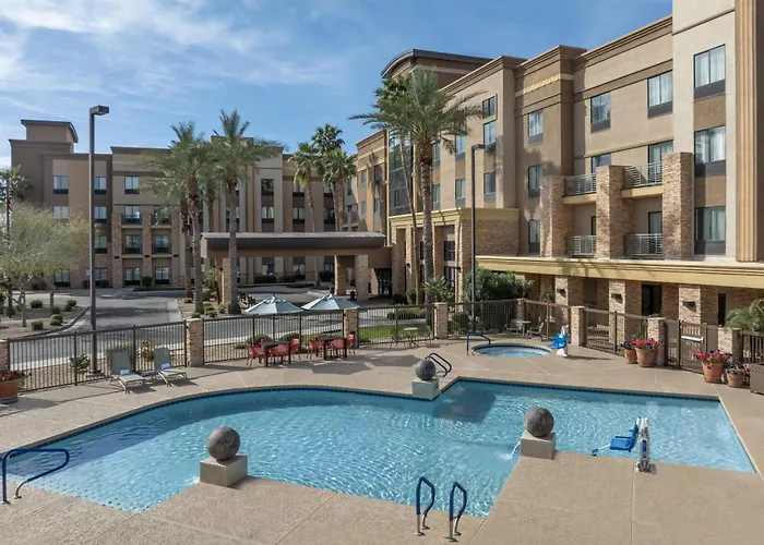 Hampton Inn & Suites Phoenix Glendale-Westgate