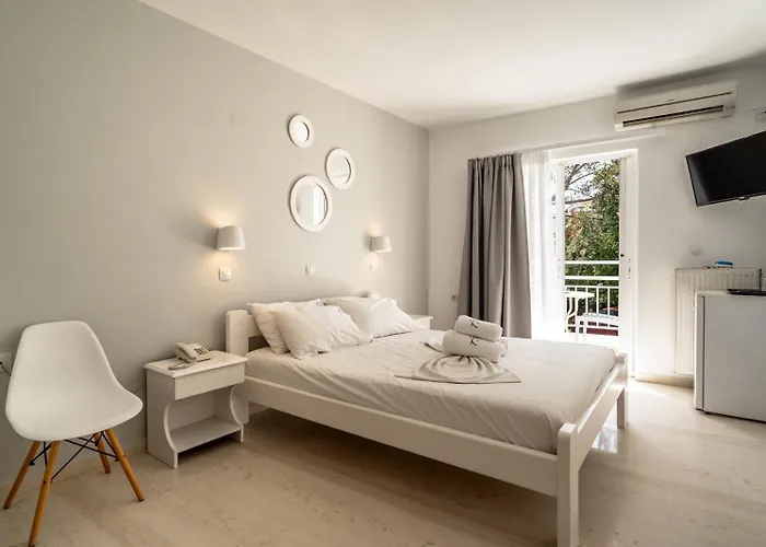 Avra Beach Hotel