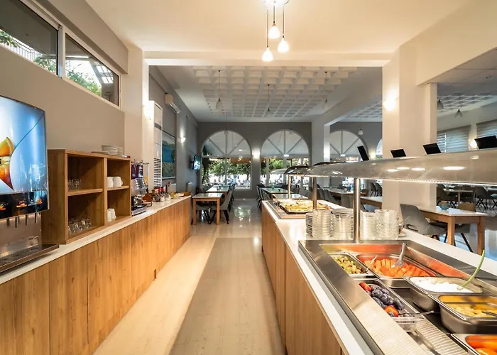 Avra Beach Hotel