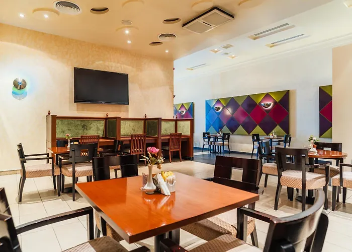 City Seasons Al Hamra Hotel