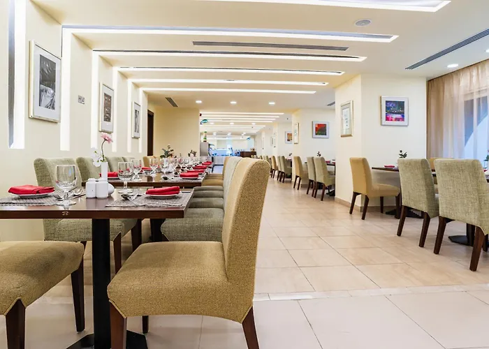City Seasons Al Hamra Hotel