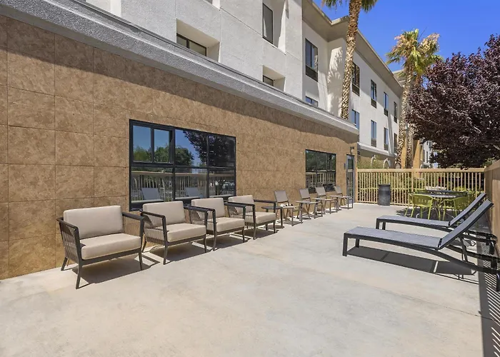 Hampton Inn & Suites Lancaster