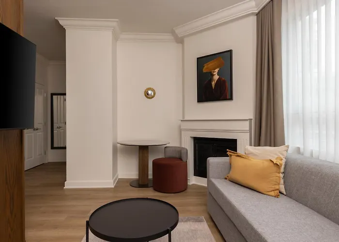 Metcalfe Hotel Montreal By Gray Collection
