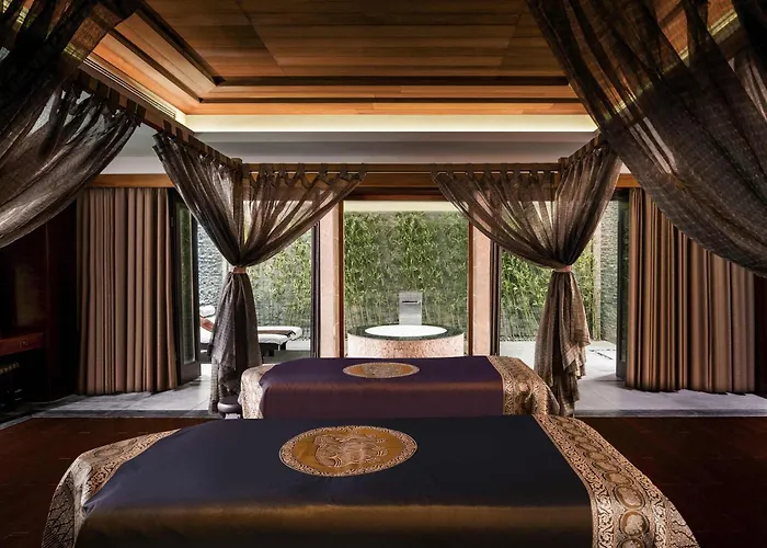 Pullman Oceanview Sanya Bay Resort & Spa