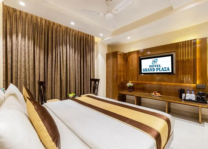 Hotel Grand Plaza - Near New Delhi Railway Station And Connaught Place - By M S Hospitality