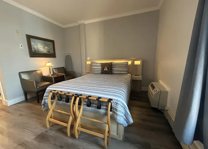 Lunenburg Arms Hotel