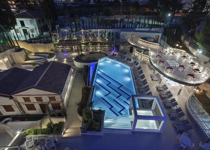 Doubletree By Hilton Kusadasi