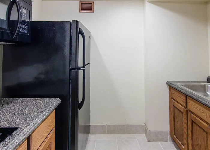 Econo Lodge Inn & Suites Norton - Wise South