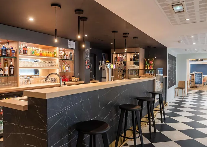 Ibis Lyon Est Bron