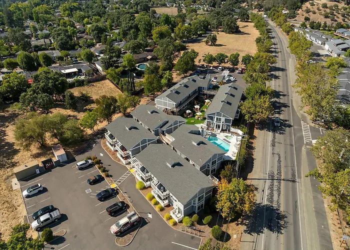 Upvalley Inn & Hot Springs, An Ascend Collection Hotel