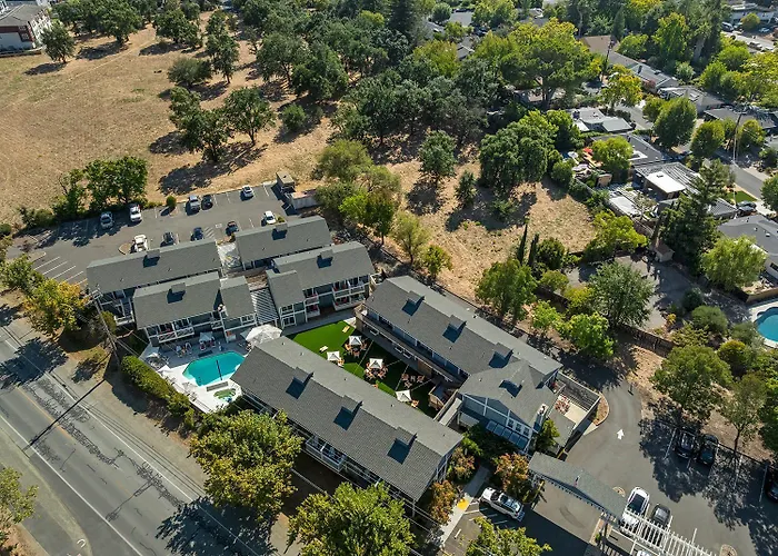 Upvalley Inn & Hot Springs, An Ascend Collection Hotel