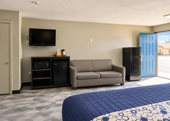Freer Executive Inn And Studios