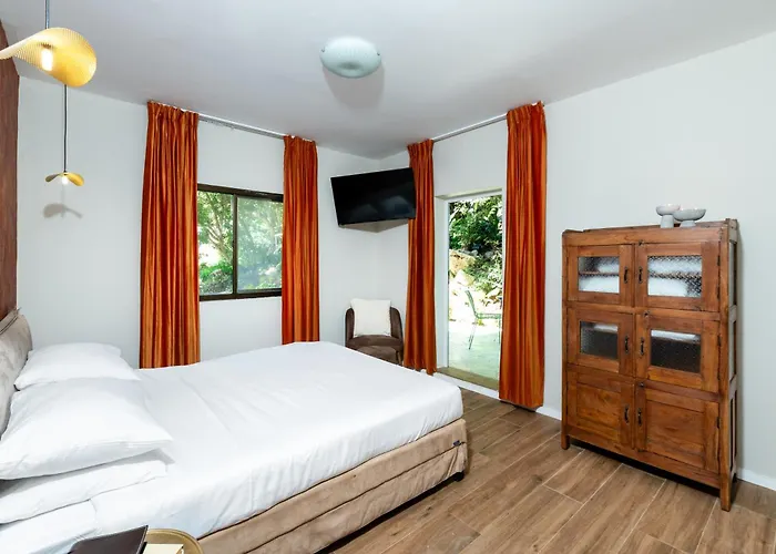 Eden Inn