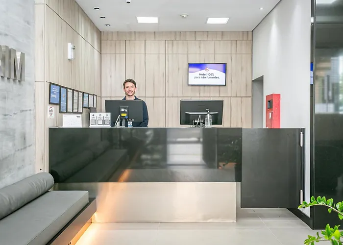 Hotel Valerim Itajaí / Navegantes