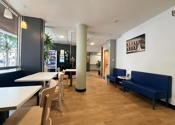 B&B Hotel Nimes Centre Arenes
